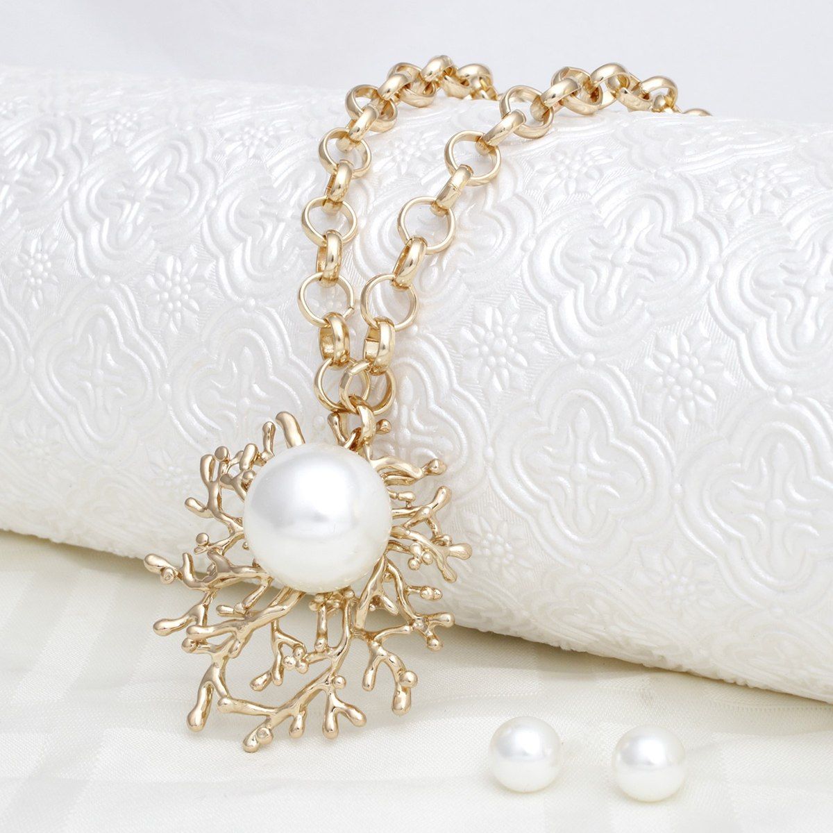 Pendant Branched Gold Cream Pearl Chain Necklace