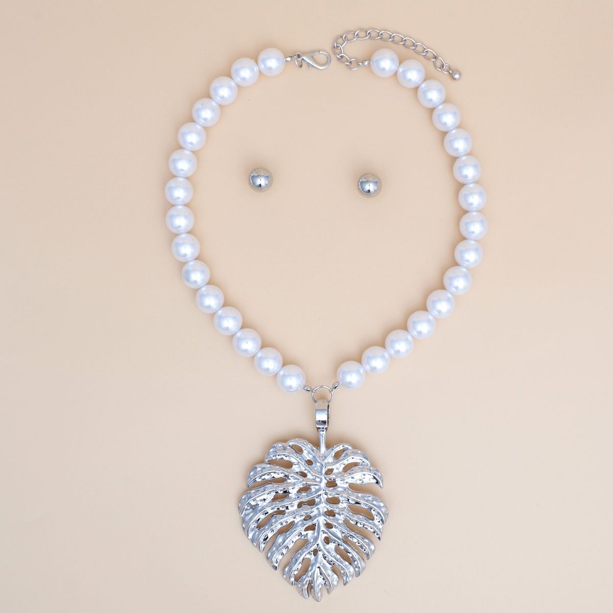 White Pearl Silver Palm Leaf Pendant Necklace
